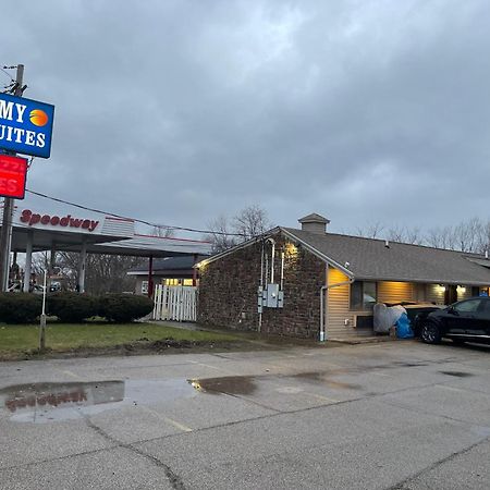 Economy Inn & Suites Ashtabula Exterior foto